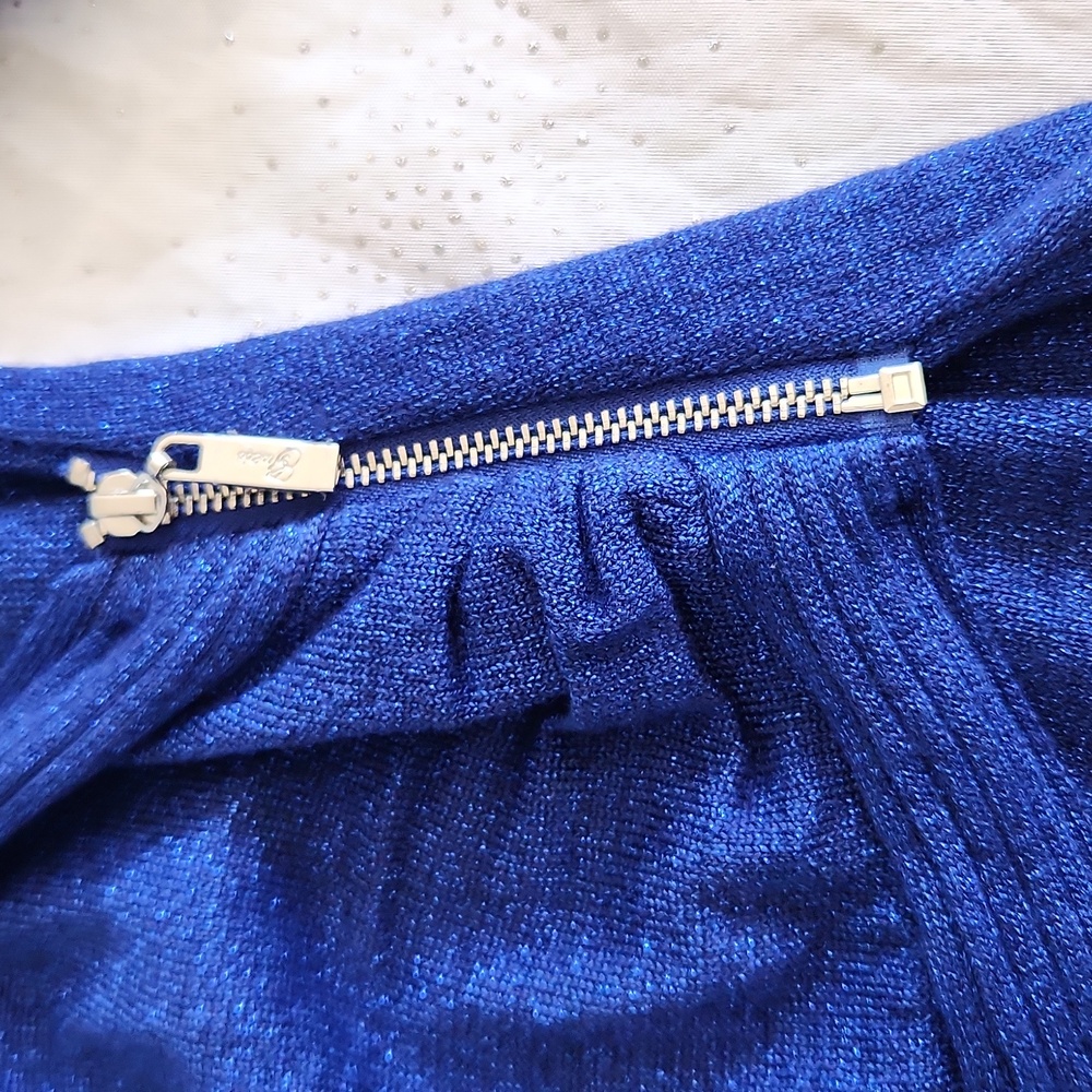 Guess Top For Women Size XS - Picture 3 of 6